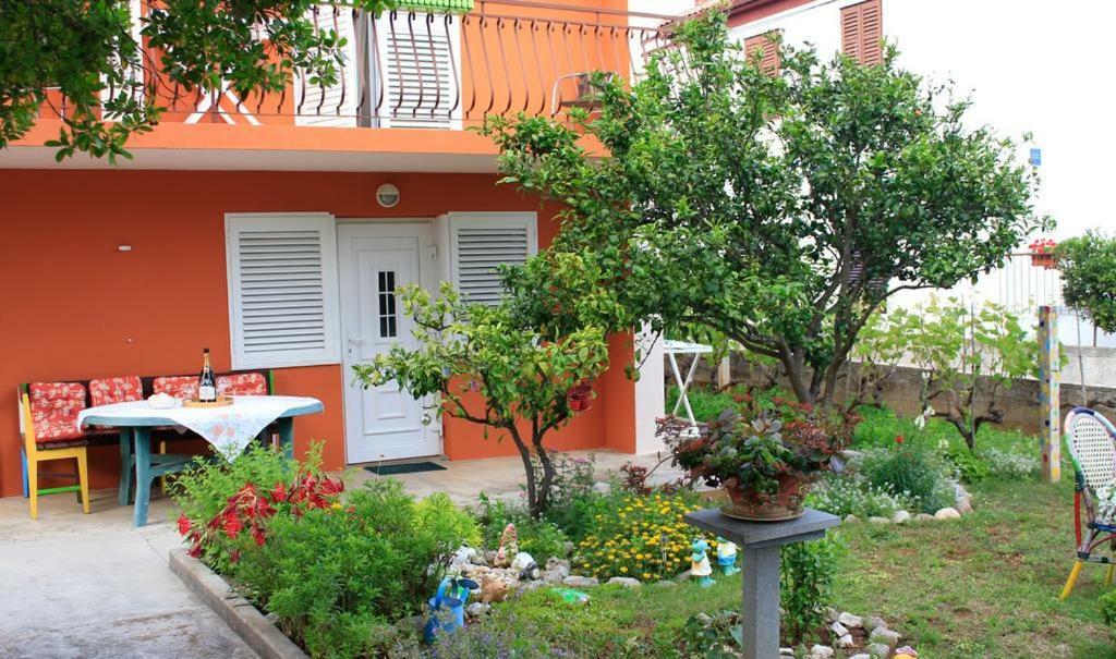 Apartmani Volga Petrčane Exterior foto