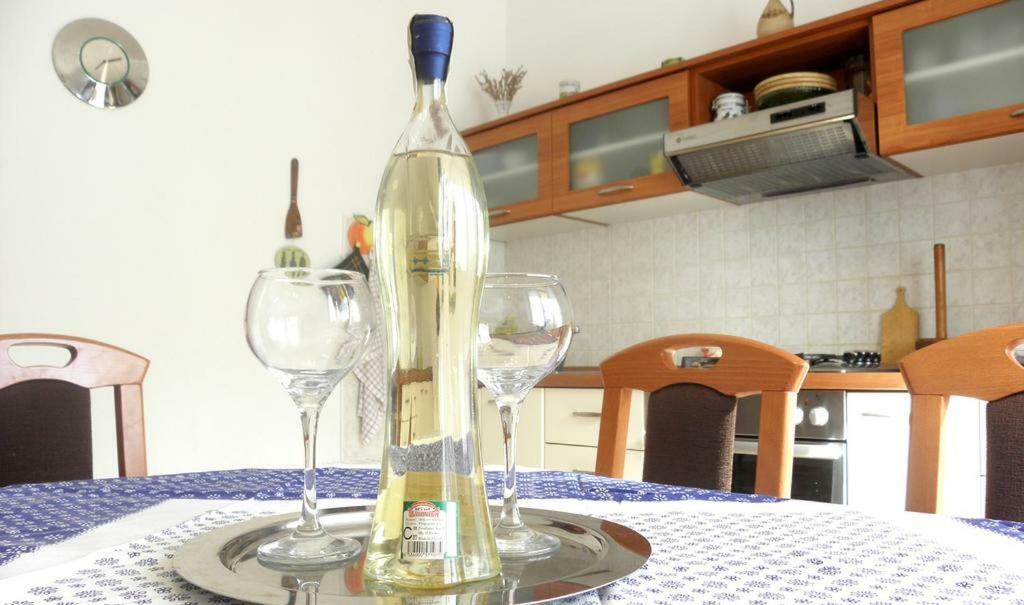 Apartmani Volga Petrčane Exterior foto